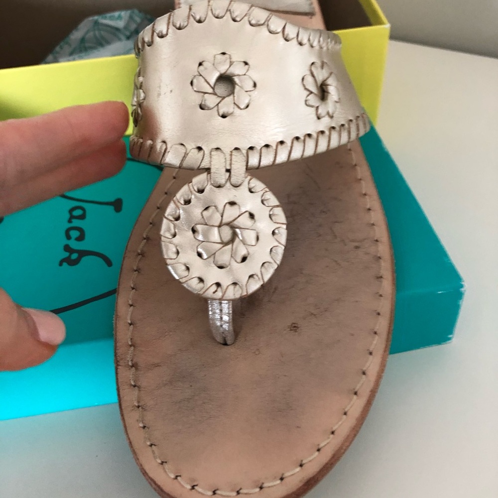 Jack Rogers Platinum Hamptons Sandal Flat - size 9